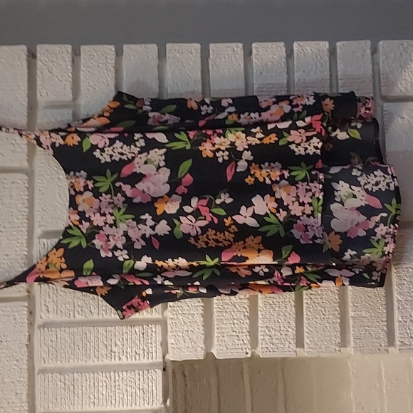 a new day spaghetti strap blouse - Picture 3 of 8